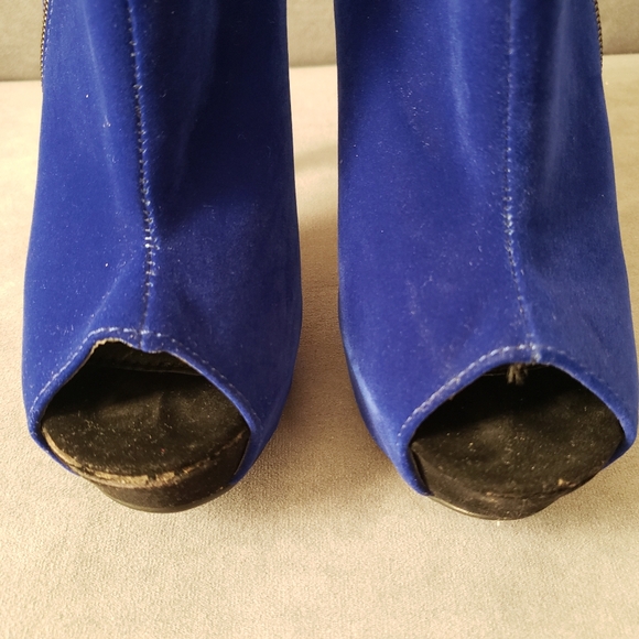 2010s Qupid Royal blue suede platform peep toe stilettos - Picture 5 of 5